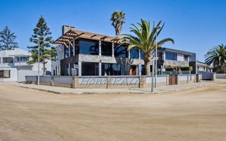 8 Bedroom House For Sale in Vineta, Swakopmund