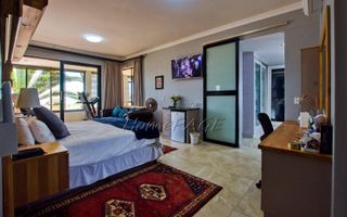 8 Bedroom House For Sale in Vineta, Swakopmund