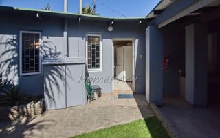 8 Bedroom House For Sale in Vineta, Swakopmund
