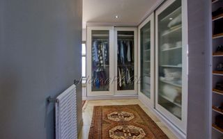 8 Bedroom House For Sale in Vineta, Swakopmund