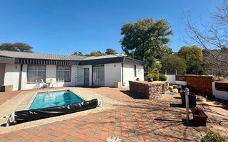 4 Bedroom House For Sale in Klein Windhoek, Windhoek