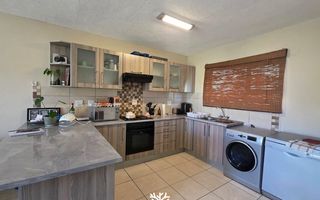 2 Bedroom Apartment For Sale in Kleine Kuppe, Windhoek