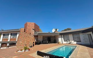 4 Bedroom House For Sale in Klein Windhoek, Windhoek