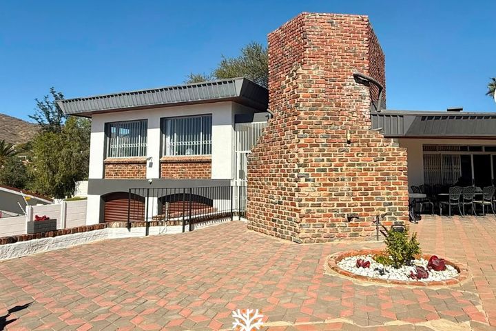 4 Bedroom House For Sale in Klein Windhoek, Windhoek