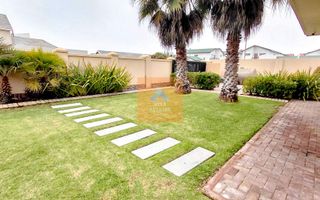 4 Bedroom House To Rent in Vogelstrand, Swakopmund