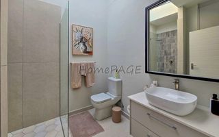 4 Bedroom House For Sale in Dolphin Beach