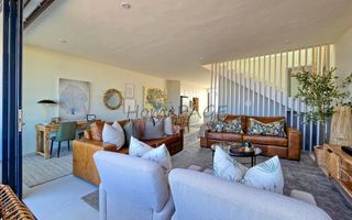 4 Bedroom House For Sale in Dolphin Beach