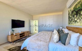 4 Bedroom House For Sale in Dolphin Beach