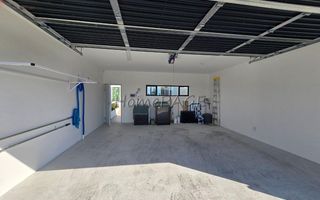 4 Bedroom House For Sale in Dolphin Beach
