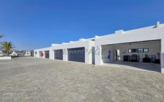 4 Bedroom House For Sale in Dolphin Beach
