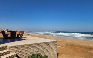 4 Bedroom House For Sale in Henties Bay Central, Henties Bay