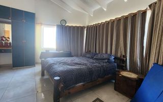 4 Bedroom House For Sale in Henties Bay Central, Henties Bay