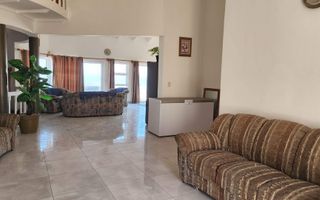 4 Bedroom House For Sale in Henties Bay Central, Henties Bay