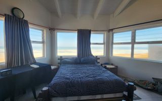 4 Bedroom House For Sale in Henties Bay Central, Henties Bay