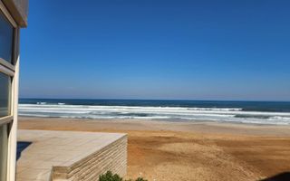 4 Bedroom House For Sale in Henties Bay Central, Henties Bay