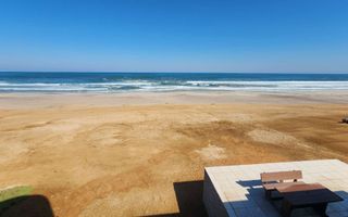 4 Bedroom House For Sale in Henties Bay Central, Henties Bay