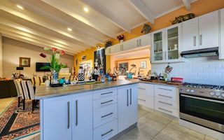 3 Bedroom House For Sale in Henties Bay Central, Henties Bay