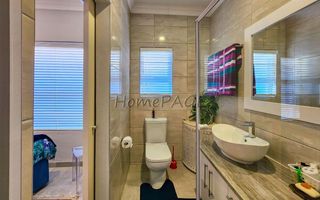 3 Bedroom House For Sale in Henties Bay Central, Henties Bay