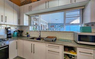 3 Bedroom House For Sale in Henties Bay Central, Henties Bay