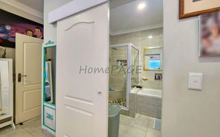 3 Bedroom House For Sale in Henties Bay Central, Henties Bay
