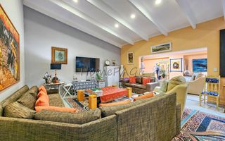 3 Bedroom House For Sale in Henties Bay Central, Henties Bay