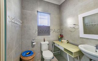 3 Bedroom House For Sale in Henties Bay Central, Henties Bay