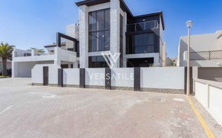 5 Bedroom House For Sale in Long Beach