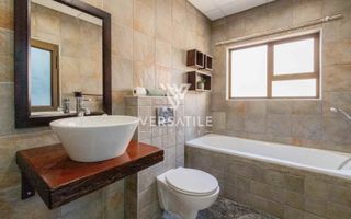 5 Bedroom House For Sale in Long Beach