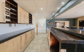 5 Bedroom House For Sale in Long Beach