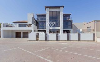 5 Bedroom House For Sale in Long Beach