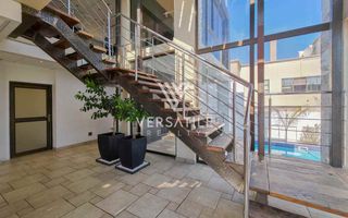 5 Bedroom House For Sale in Long Beach