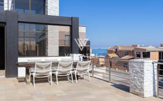 5 Bedroom House For Sale in Long Beach