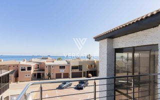 5 Bedroom House For Sale in Long Beach