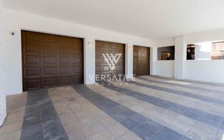 5 Bedroom House For Sale in Long Beach