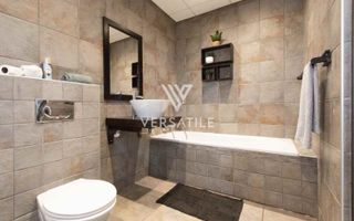 5 Bedroom House For Sale in Long Beach