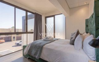 5 Bedroom House For Sale in Long Beach