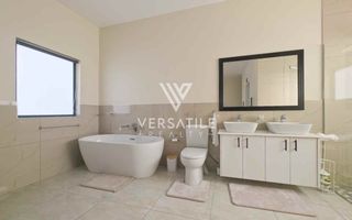 4 Bedroom House To Rent in Long Beach