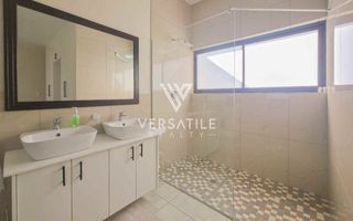 4 Bedroom House To Rent in Long Beach