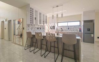 4 Bedroom House To Rent in Long Beach