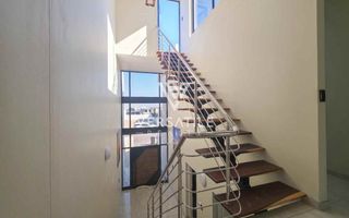 4 Bedroom House To Rent in Long Beach
