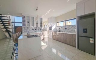 4 Bedroom House To Rent in Long Beach