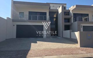 4 Bedroom House To Rent in Long Beach
