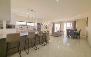 4 Bedroom House To Rent in Long Beach