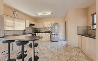 3 Bedroom House To Rent in Long Beach