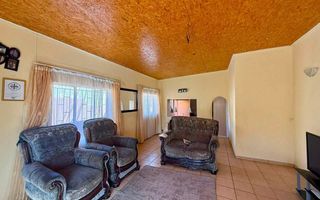 4 Bedroom House For Sale in Rocky Crest, Windhoek