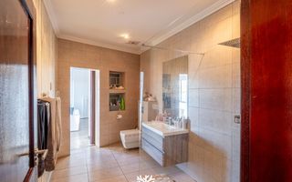 4 Bedroom House For Sale in Erospark, Windhoek