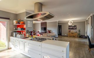 4 Bedroom House For Sale in Erospark, Windhoek