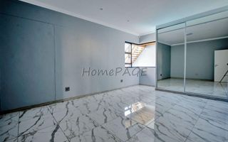 4 Bedroom House For Sale in Dolphin Beach