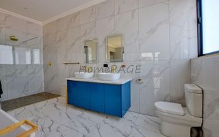 4 Bedroom House For Sale in Dolphin Beach