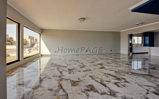 4 Bedroom House For Sale in Dolphin Beach
